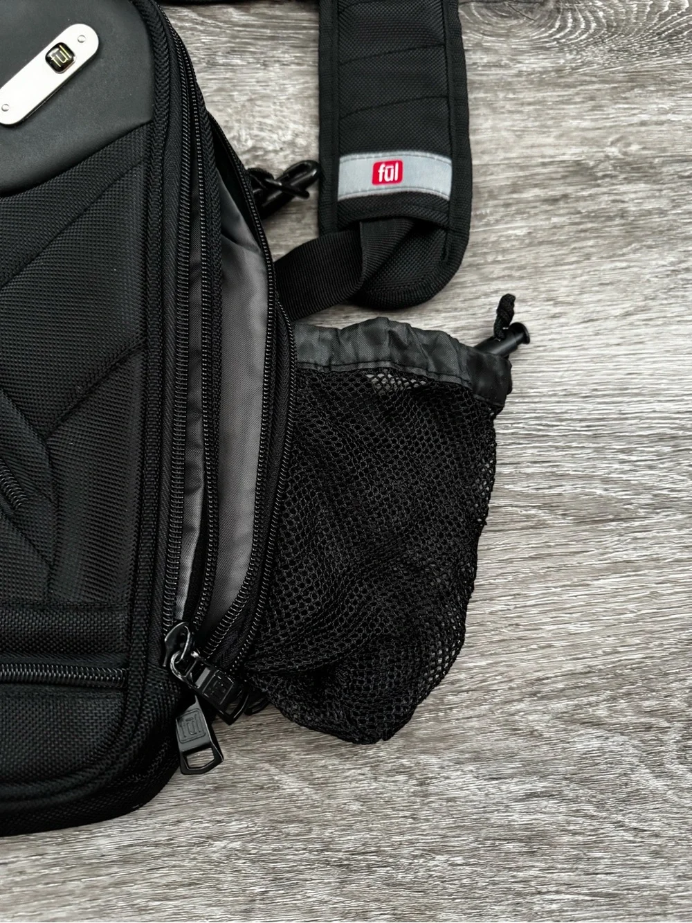 Fūl Crossbody Tablet Laptop Organizer Bag in Black